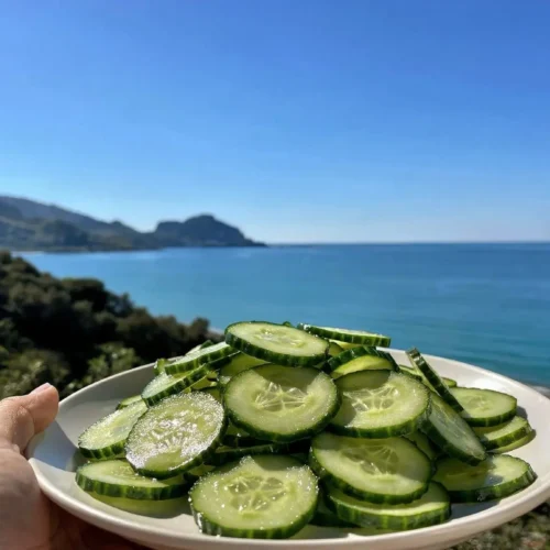 Insalata di cetrioli fresca all’italiana