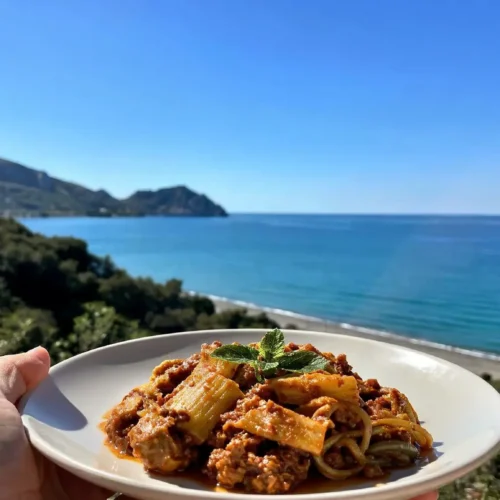 Mezze maniche integrali al ragù vegetariano