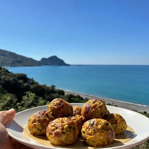 Polpettine di ceci vegan al forno con salsa tahina leggera