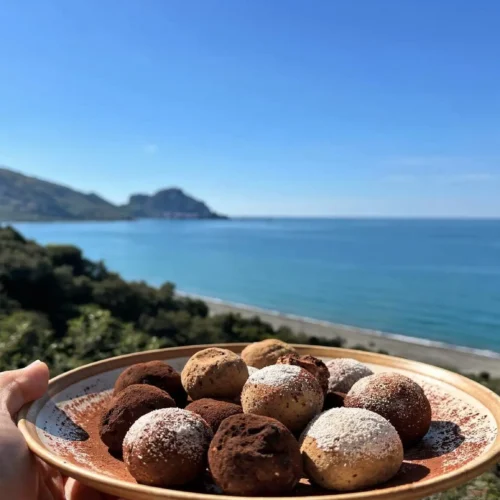 Tartufini al semolino fit con cacao, cocco e nocciole