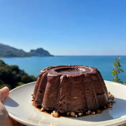 Budino al cioccolato senza uova fit con granella di nocciole