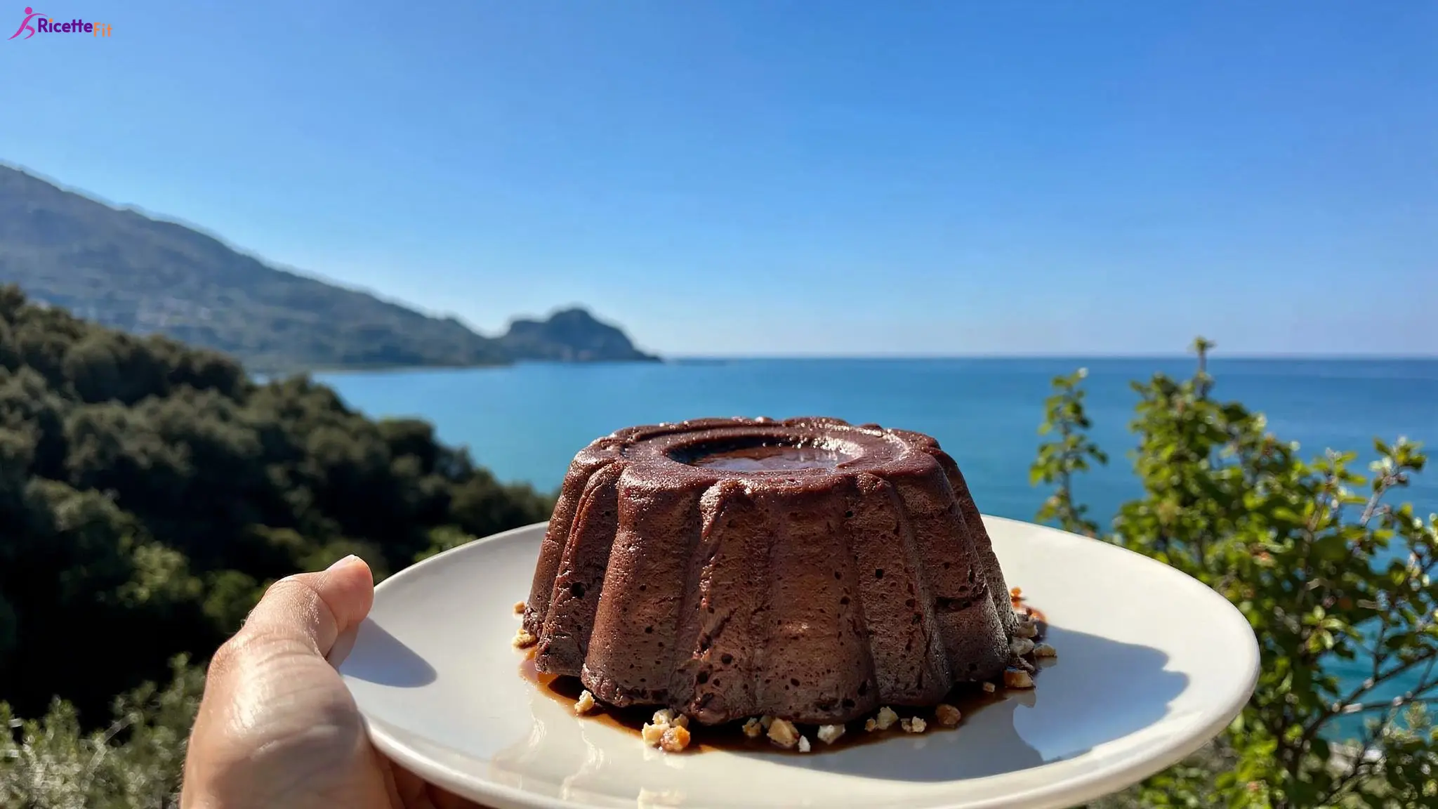 Budino al cioccolato senza uova fit con granella di nocciole