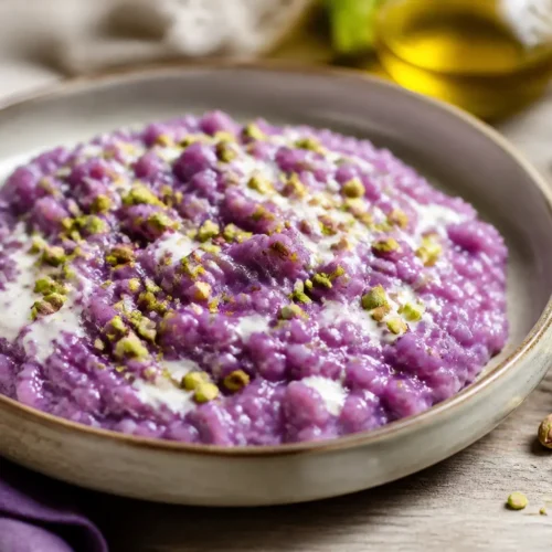 Risotto con cavolo viola, gorgonzola e pistacchio