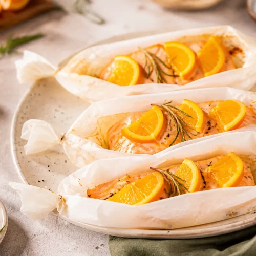 Salmone al cartoccio con agrumi e finocchio