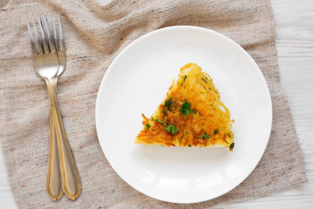 Frittata di pasta light al forno, versione leggera del classico piatto napoletano della cucina campana