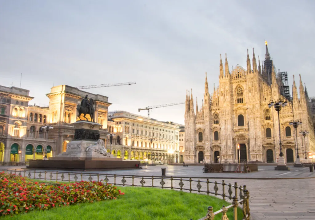 Duomo di Milano, città natale di Poke House e simbolo della crescita dei ristoranti fit in Italia.