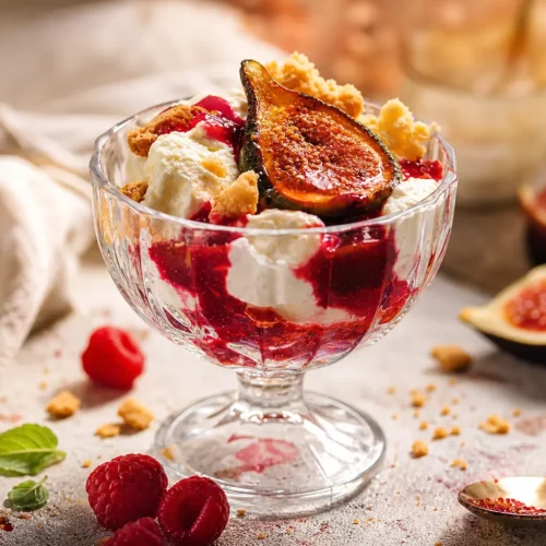 Ganache bianca allo zenzero con crumble, lamponi e fichi