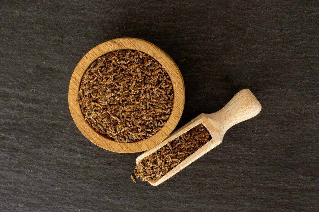 Cumino in semi, spezia aromatica dal sapore intenso ideale per ricette fit con legumi, verdure e piatti speziati
