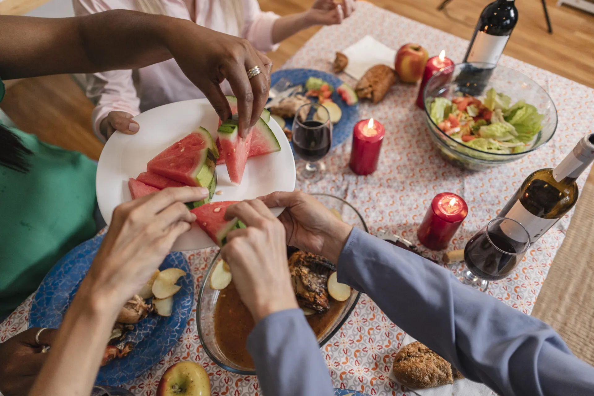 Mangiare la frutta dopo i pasti fa davvero male? La risposta che non ti aspetti