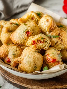 Frittelle ai peperoni fit dorate con ricotta e prezzemolo