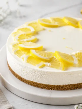 Torta fredda al limone fit con yogurt greco e base integrale