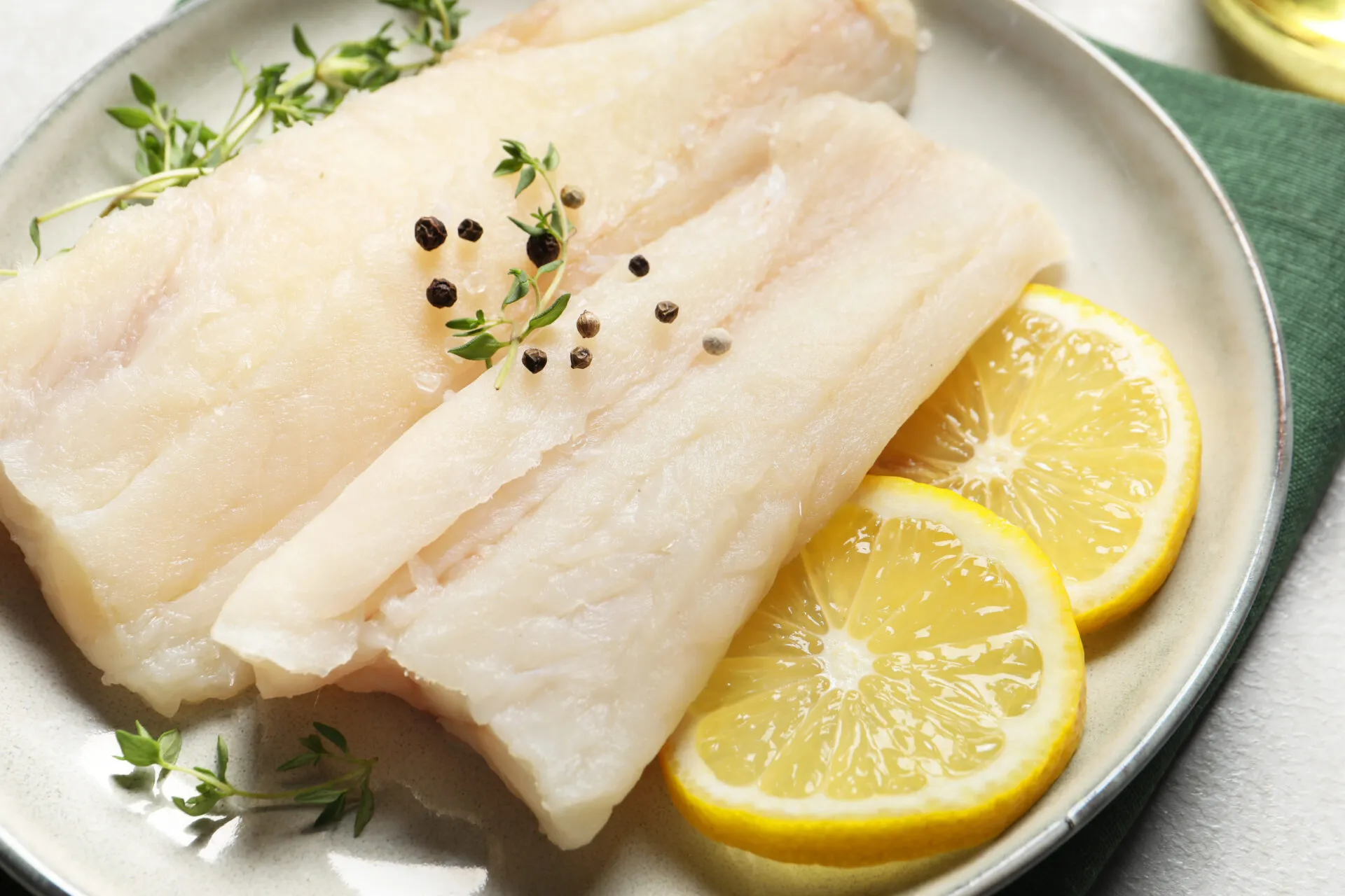 Filetti di merluzzo con limone ed erbe aromatiche